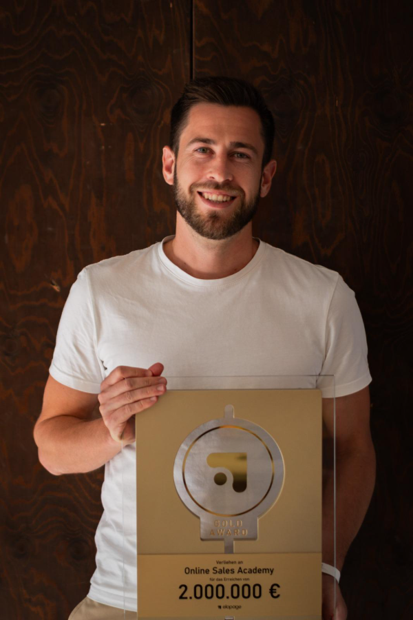 Mitgründer mit dem Gold Award